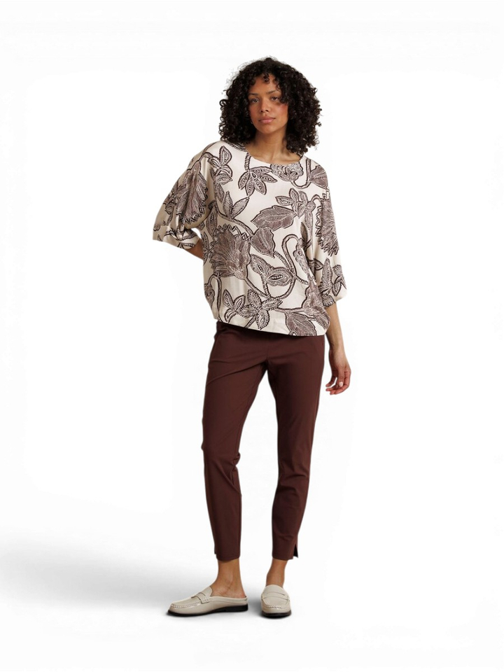 Creme kleurige bloes met bruine print Madison Flower Studio Anneloes