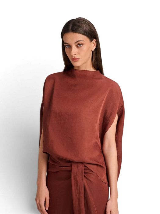 Roestkleurige satijnlook blouse zonder mouwen City March23