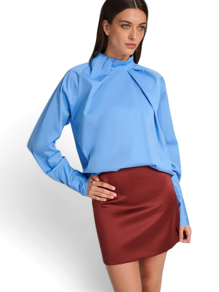 Blauwe blouse met detail aan de hals Vancouver March23