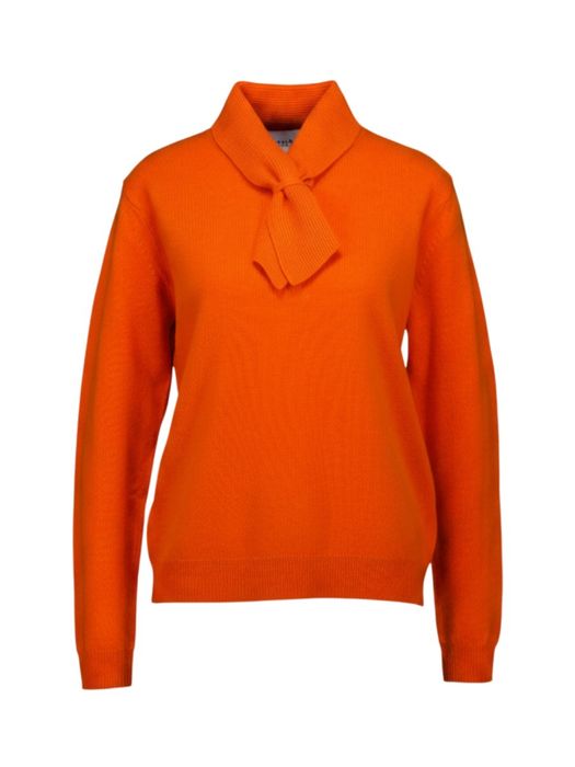 Oranje fijne wollen trui met geïntegreerde sjaalkraag en knoopdetail Leo & Ugo