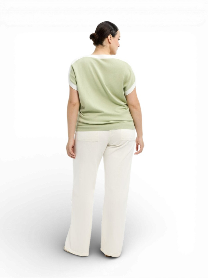 Groene pull met wit detail Amandine Xandres