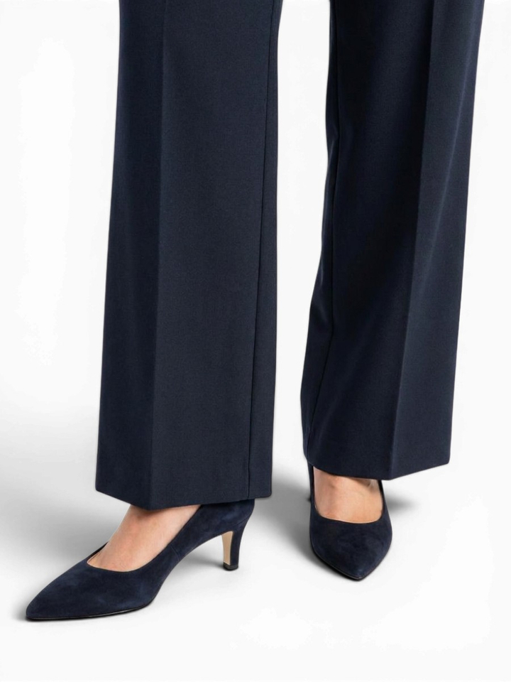 Donkerblauwe pump Gabor