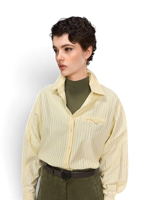 Lichtgeel gestreepte hemdblouse met borstzakdetail Riani