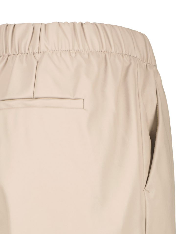 Beige broek in lederlook met elastische taille Carli Knit-ted