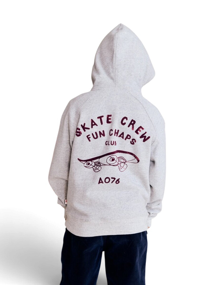 Grijze hoodie met zwarte spikkels en kap en bordeaux details AO