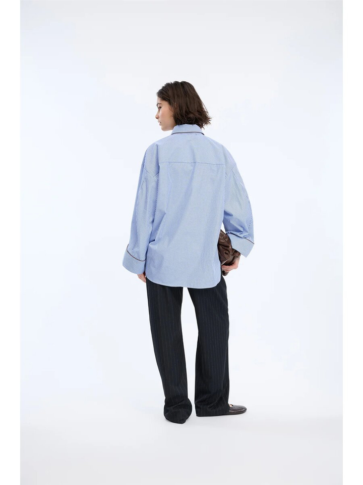 Blauw/wit gestreepte blouse met bruine afwerking Voyage Munthe