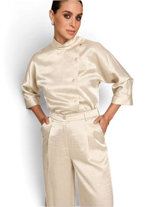 Beige glanzende bloes met knoopdetail Betty Due Amanti