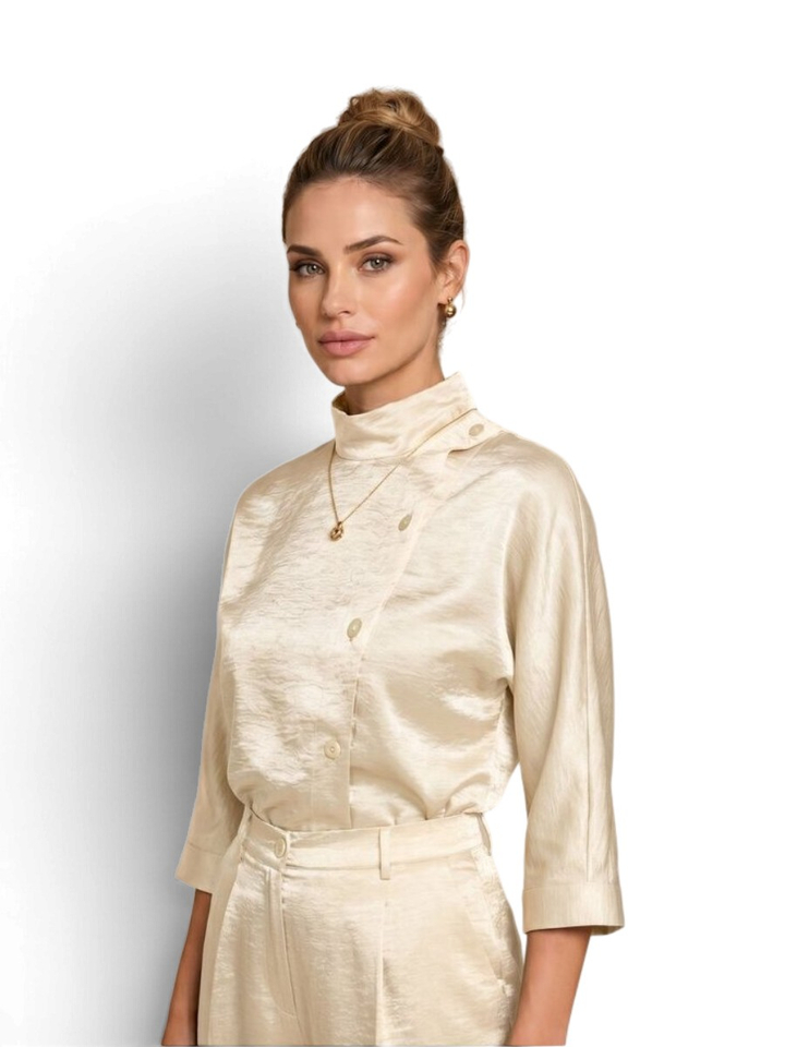 Beige glanzende bloes met knoopdetail Betty Due Amanti 