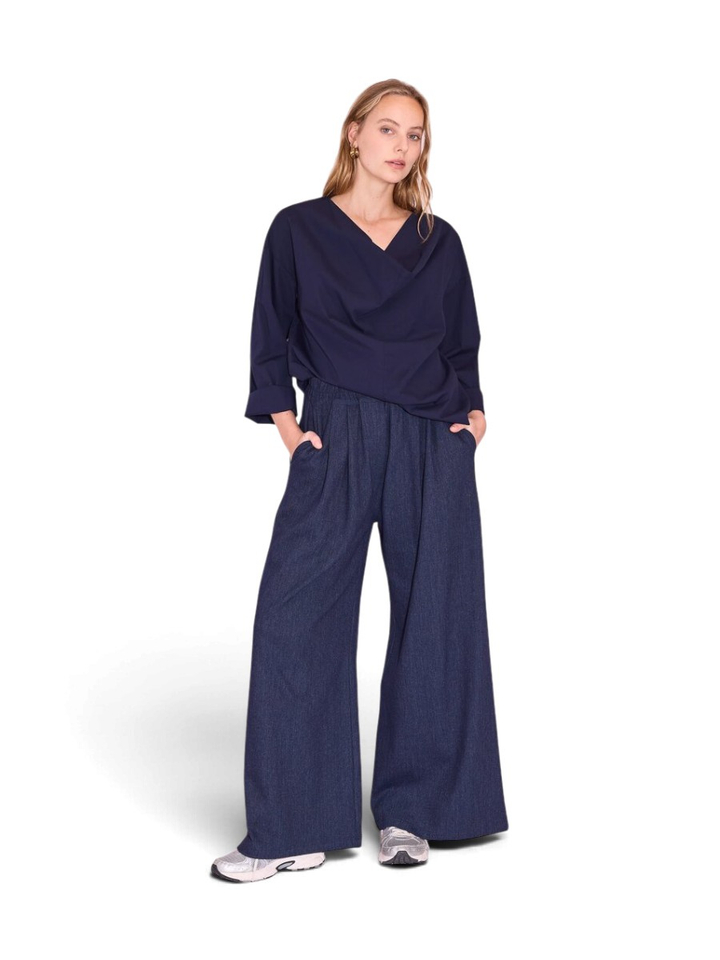 Donkerblauwe blouse met wijde kraag Jeree Nathalie Vleeschouwer