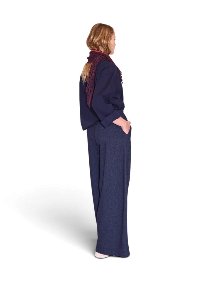Donkerblauwe blouse met wijde kraag Jeree Nathalie Vleeschouwer