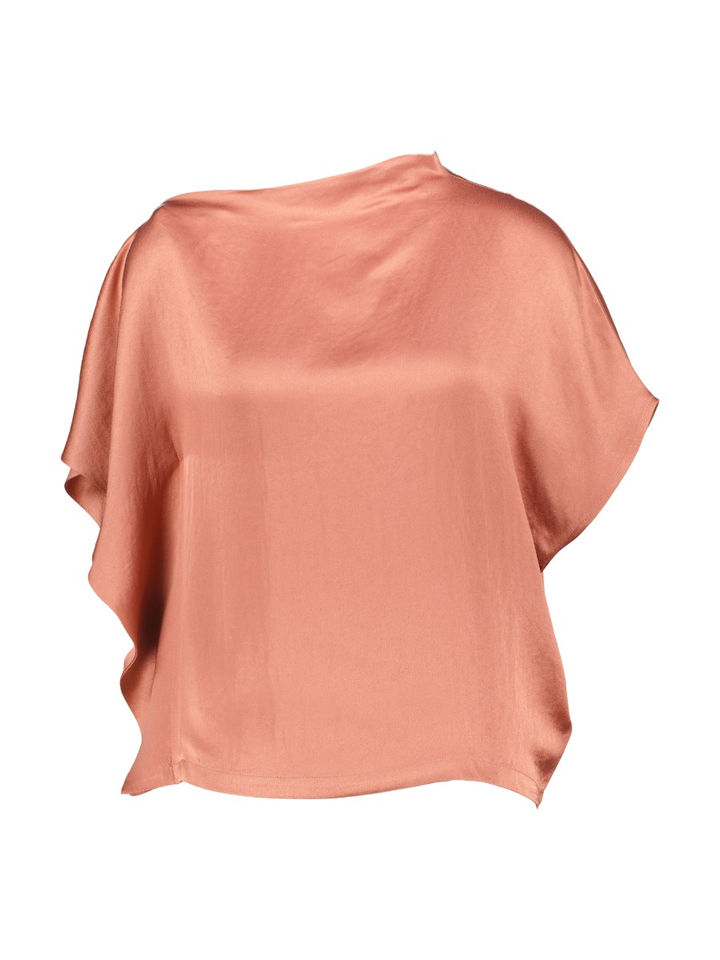 Roze asymmetrische blouse met openvallende drapage aan de linkerarm GERITA Nathalie Vleeschouwer