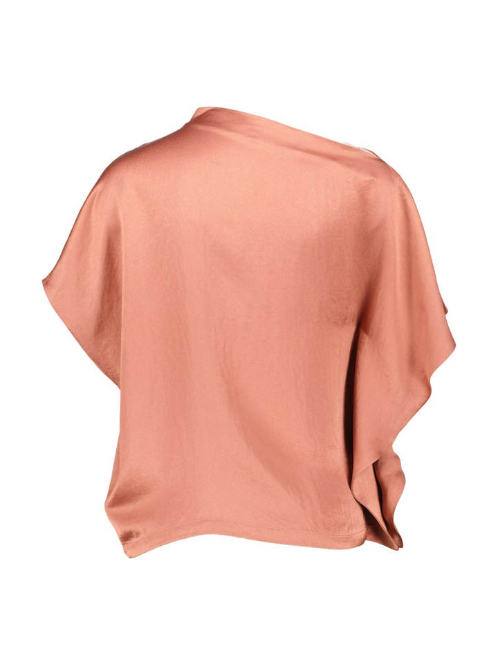 Roze asymmetrische blouse met openvallende drapage aan de linkerarm GERITA Nathalie Vleeschouwer