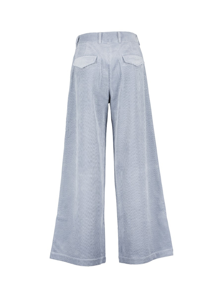 Lichtblauwe wijde broek in ribfluweel Edward Nathalie Vleeschouwer 