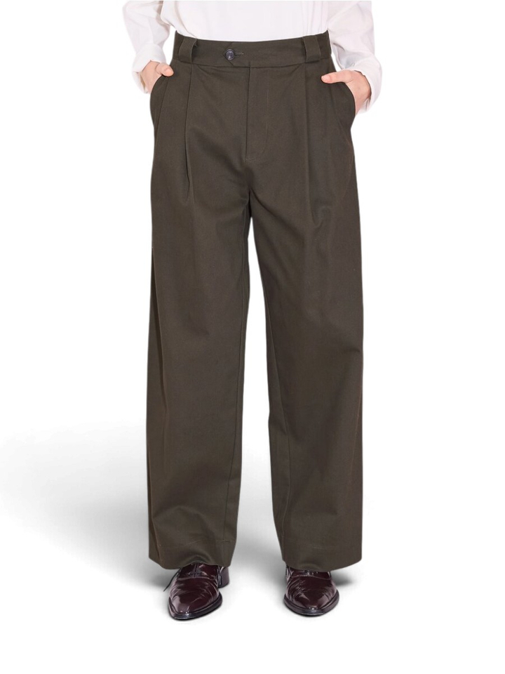 Kaki groene wijde broek met bandplooi Justo Nathalie Vleeschouwer