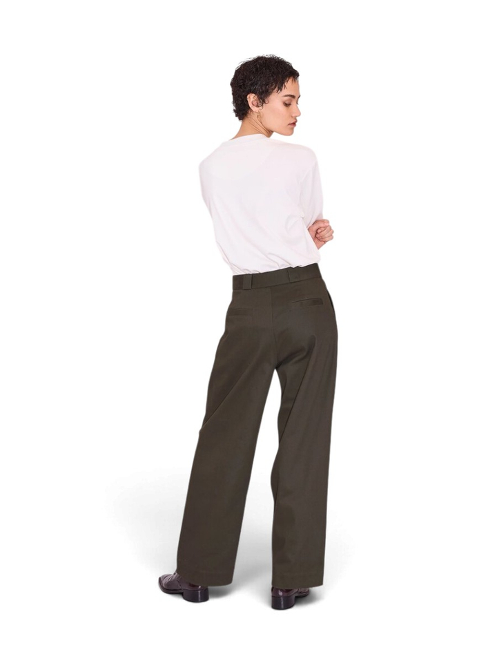 Kaki groene wijde broek met bandplooi Justo Nathalie Vleeschouwer