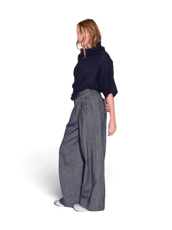 Blauwe wijde broek met print en bandplooi Guy Nathalie Vleeschouwer