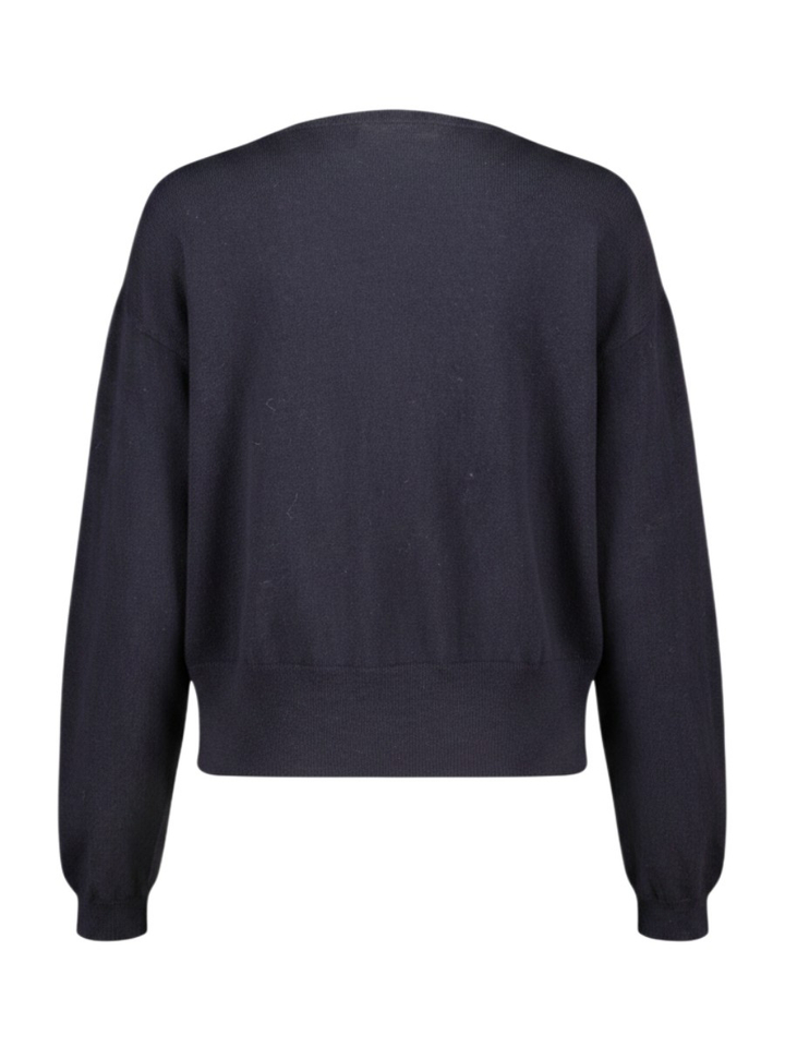 Midnight Blue pull met boothals en schuine knopenrij Jinzhou Nathalie Vleeschouwer 