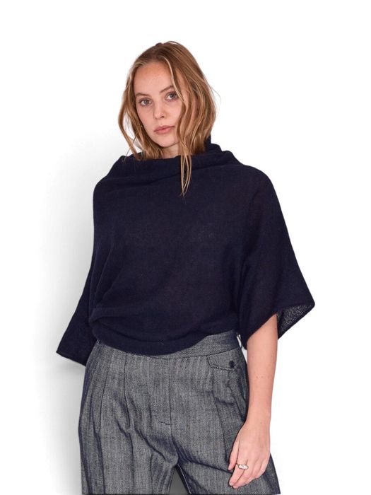 Midnight blue pull met alpaca wol Jinan Nathalie Vleeschouwer