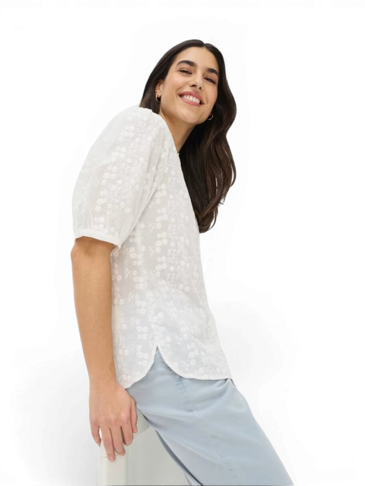 Witte bloes met geborduurde bloemen Brax 
