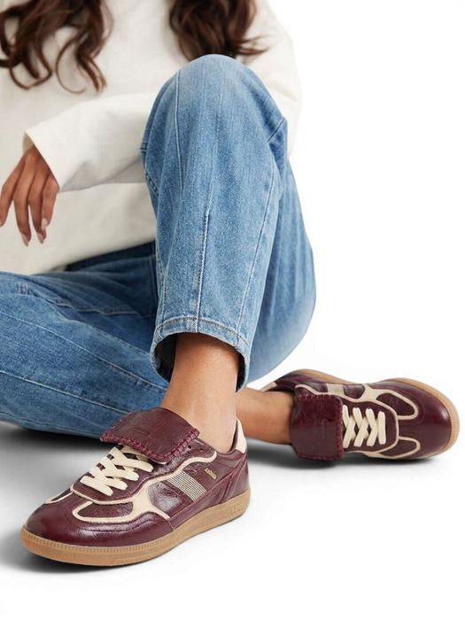 Deep burgundy patent lage sneaker Club Alohas