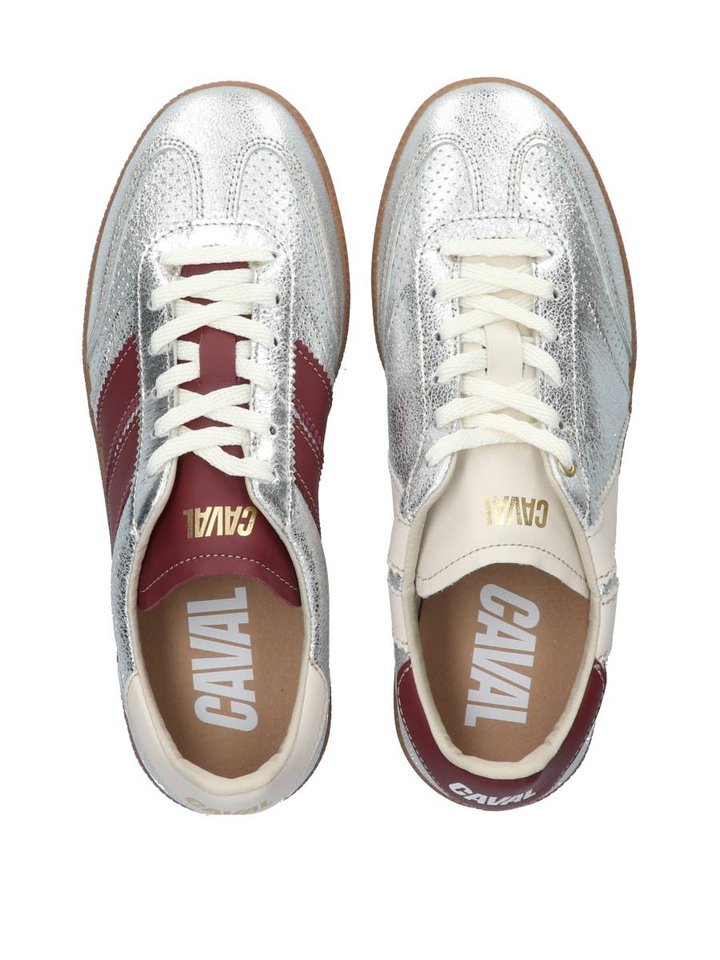 Zilverkleurige lage sneakers met bordeaux accent Pulse Caval 