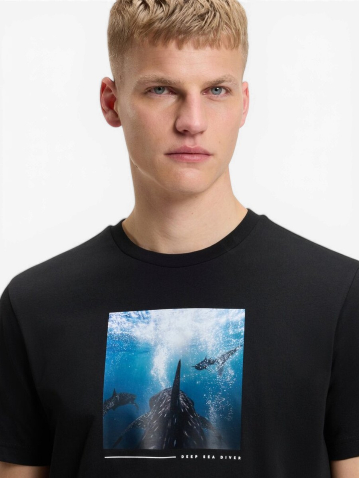 Zwarte T-shirt met opdruk Hugo Boss 