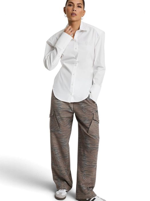 Witte blouse met epauletten en geborduurd logo Alix