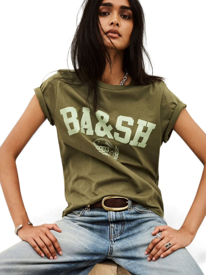 Groene t-shirt met groene letters Ioni Bash 
