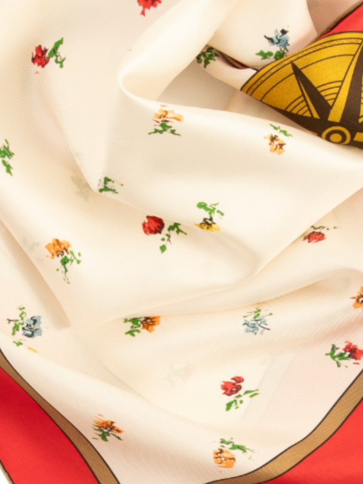 Wit rode sjaal met bloemenprint Leah Baum Und Pferdgarten 