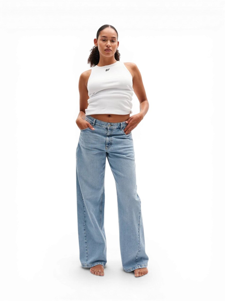 Blauwe wijde jeans Baum Und