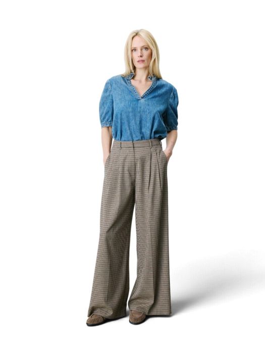 Beige wijde broek met bandplooi in pied de poule Ayen Grace&Mila