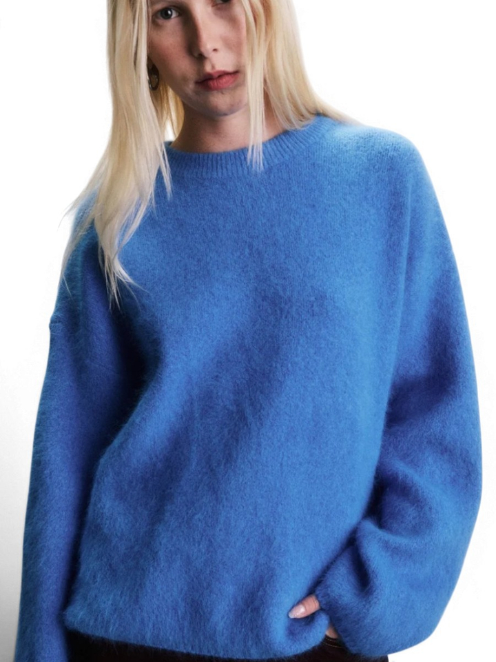 Blauwe sweater met ronde hals Jace Jiji Studio