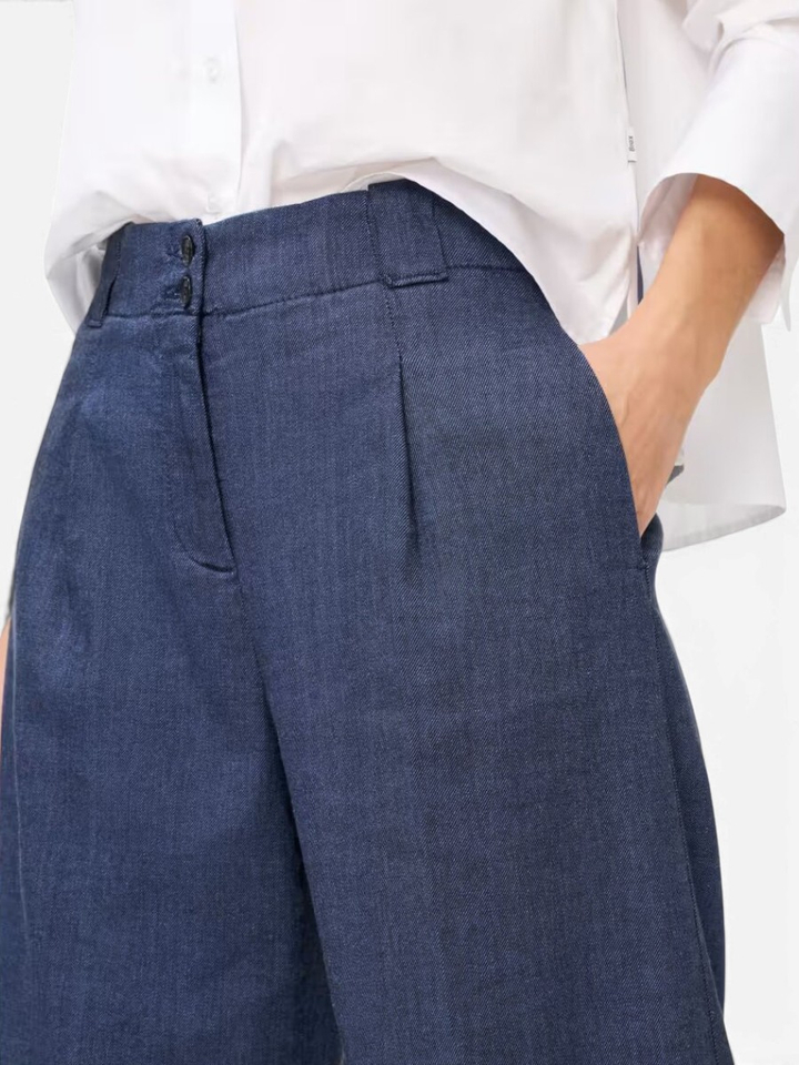 Donkerblauwe wijde broek met bandplooi Brax