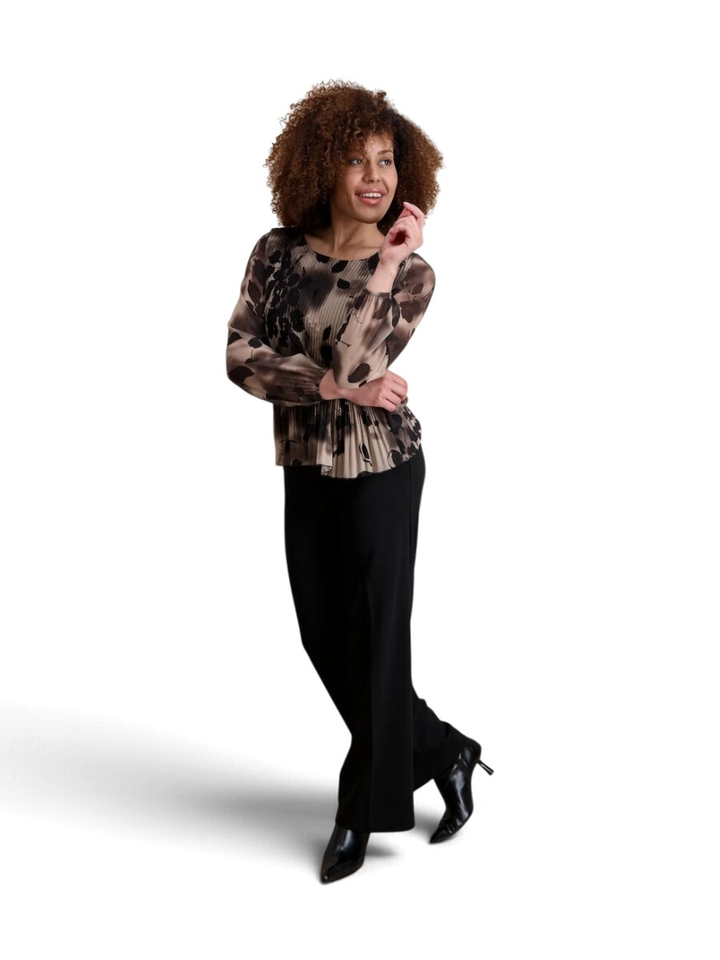 Beige bloes met zwarte bloemenprint Signe Nature 