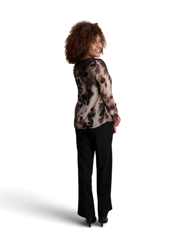 Beige bloes met zwarte bloemenprint Signe Nature 