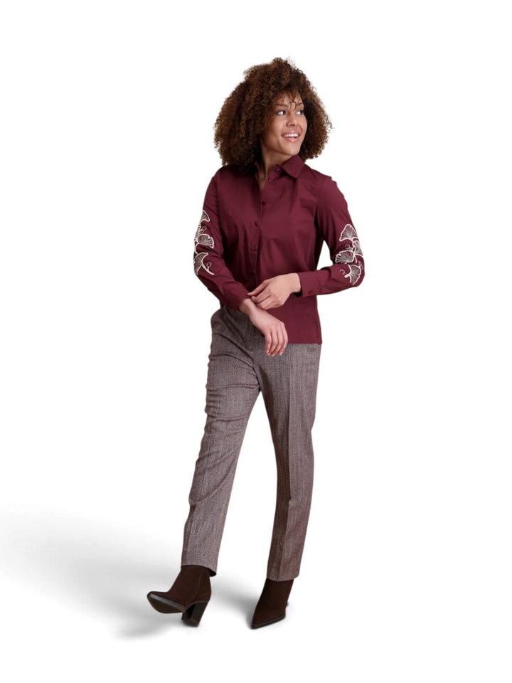 Bordeaux blouse met witte bloemen op de Mouwen Signe Nature
