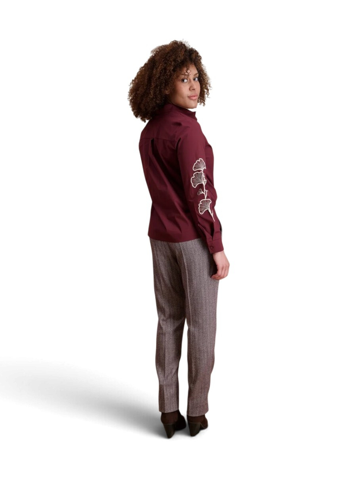 Bordeaux blouse met witte bloemen op de Mouwen Signe Nature