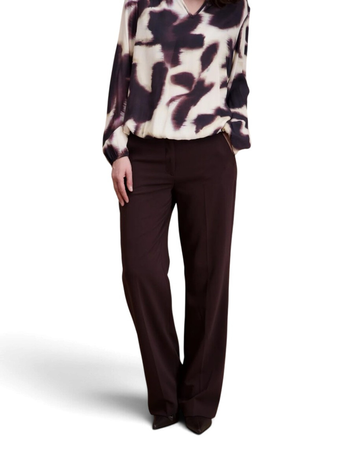 Aubergine kleurige broek met rechte pijpen Signe Nature