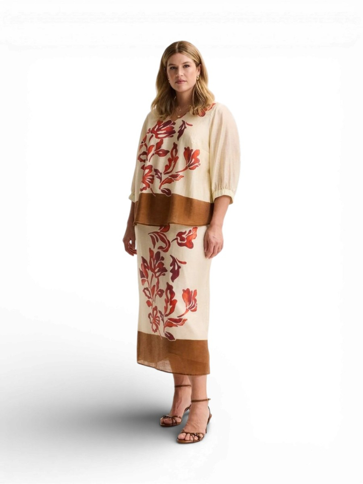 Beige blouse met rode details Junina Mayerline