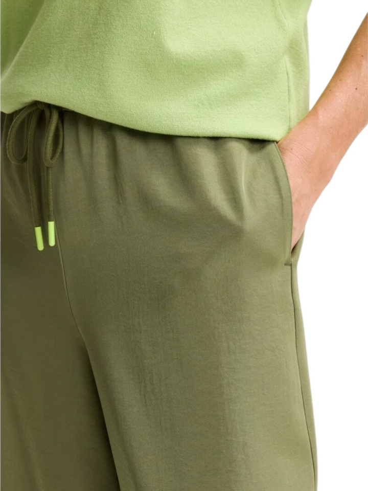 Groene losvallende broek Canno Mayerline