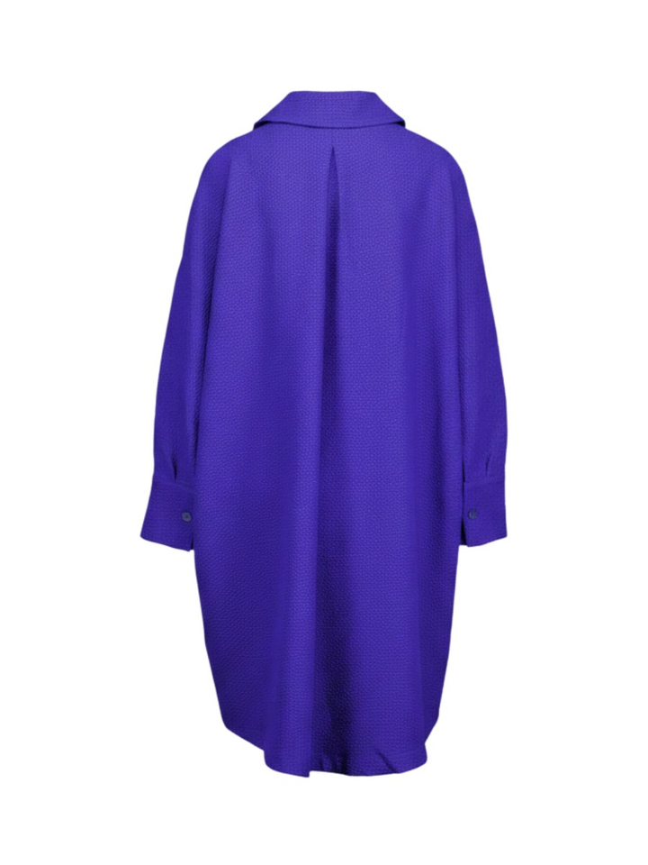 Kobaltblauwe halflange oversized jurk met reliëfstructuur Kameleon Essentiel