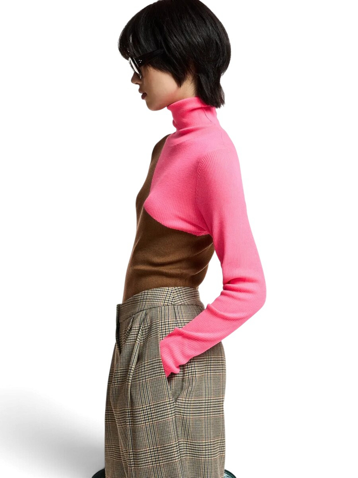 Bruine met roze pull met rolkraag KONCERT Essentiel