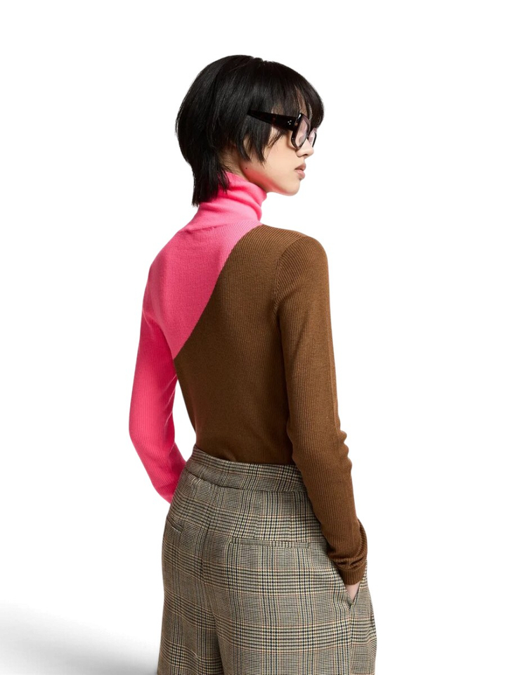 Bruine met roze pull met rolkraag KONCERT Essentiel