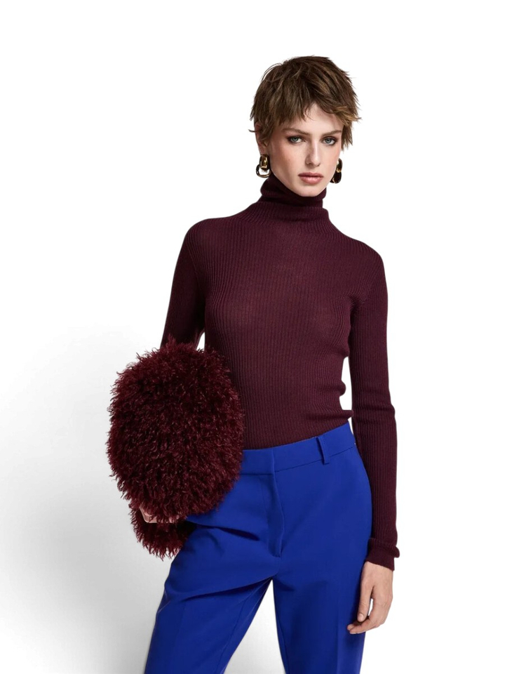 Bordeaux aansluitende pull in ribbel Kelmuse Essentiel