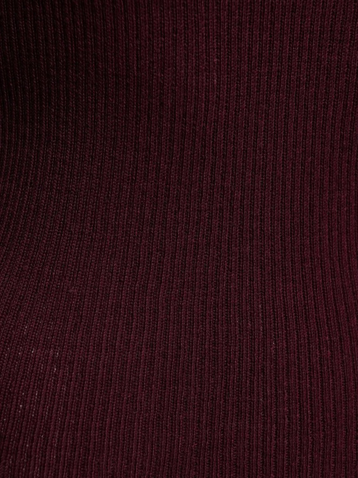 Bordeaux aansluitende pull in ribbel Kelmuse Essentiel