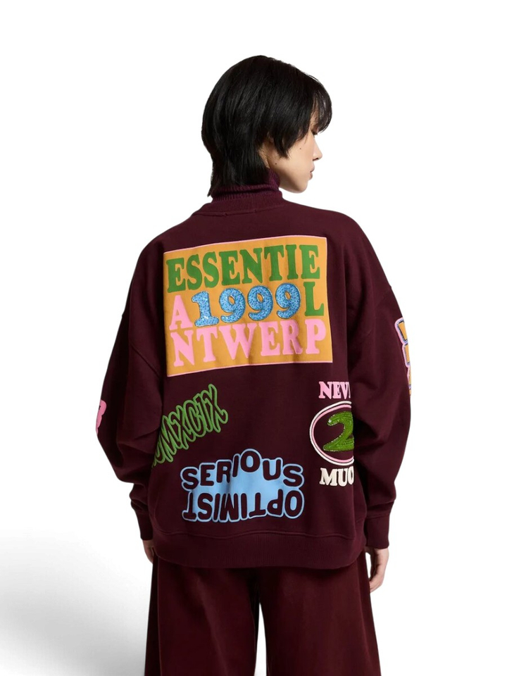 Bordeaux sweater met veelkleurige grafische prints Kampus Essentiel