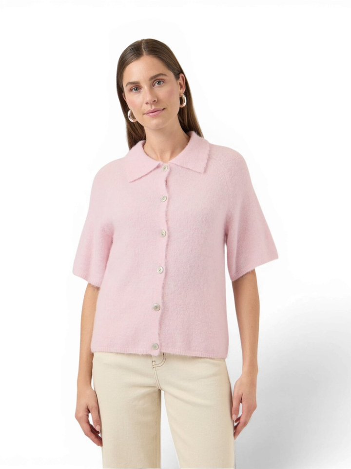 Roze pull met detail op de kraag Yasdura YAS