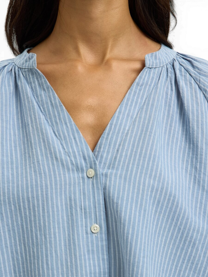 Lichtblauwe gestreepte blouse Alber Selected