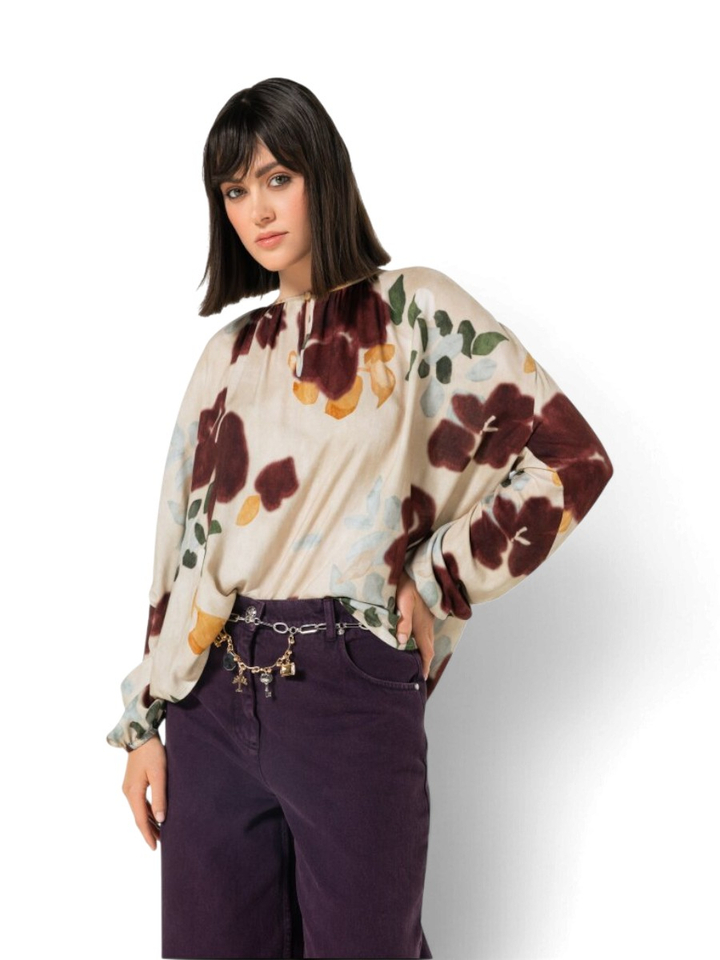 Beige bloes met bloemenprint Caroline Biss 
