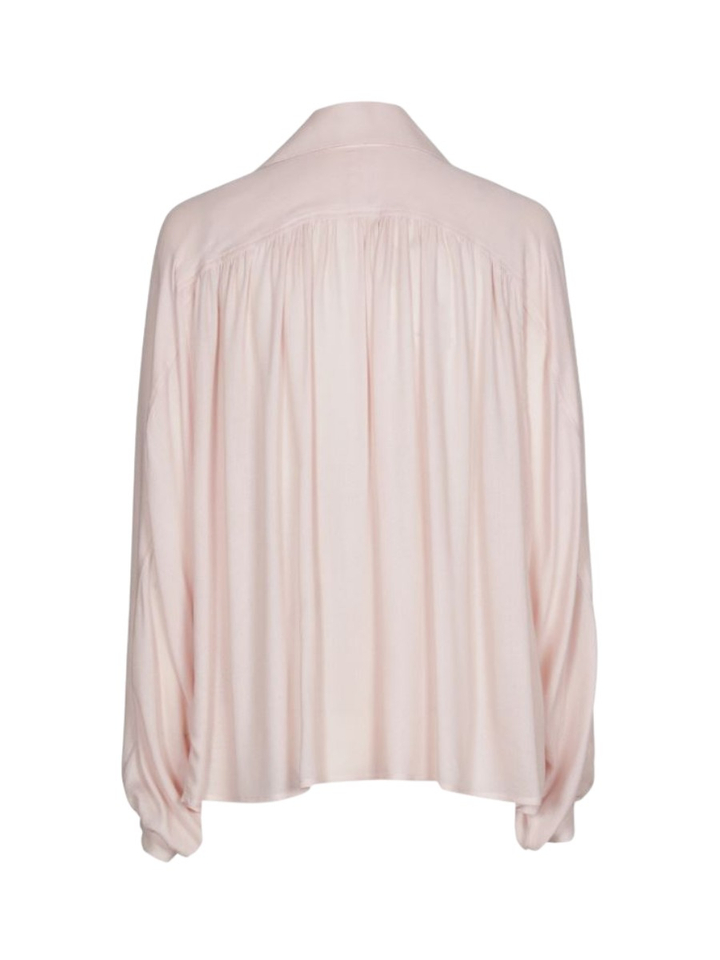 Roze blouse met ketting detail Caroline Biss 